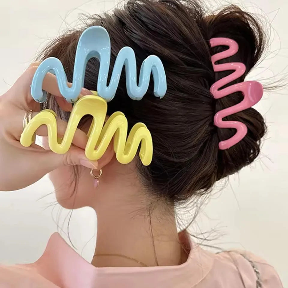 Korean Style Wavy Clips